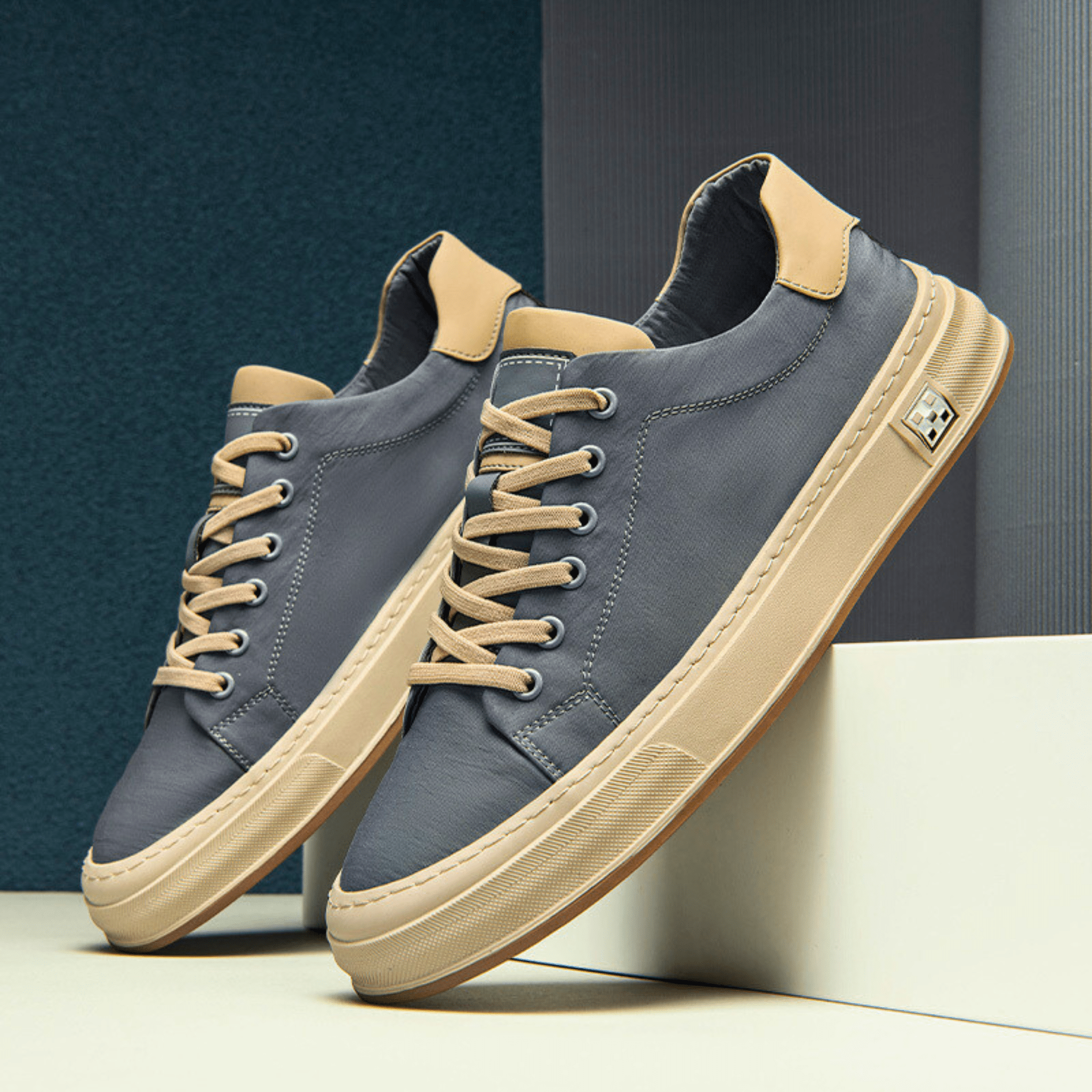 Men's Low Top Lace Up Contrast Sole Sneaker – Casual Skate Everyday
