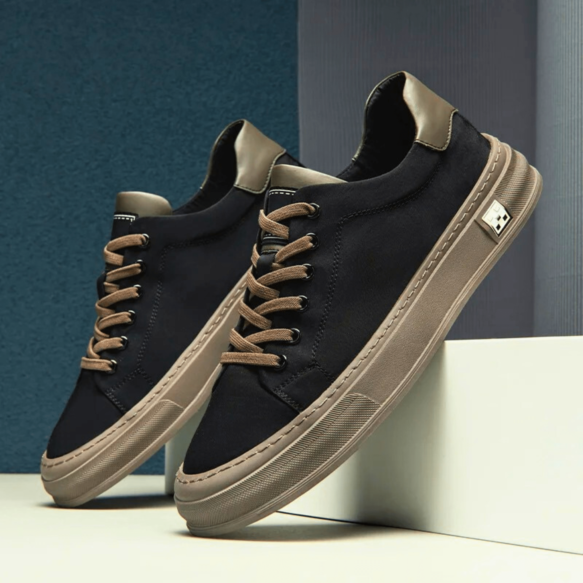 Men's Low Top Lace Up Contrast Sole Sneaker – Casual Skate Everyday