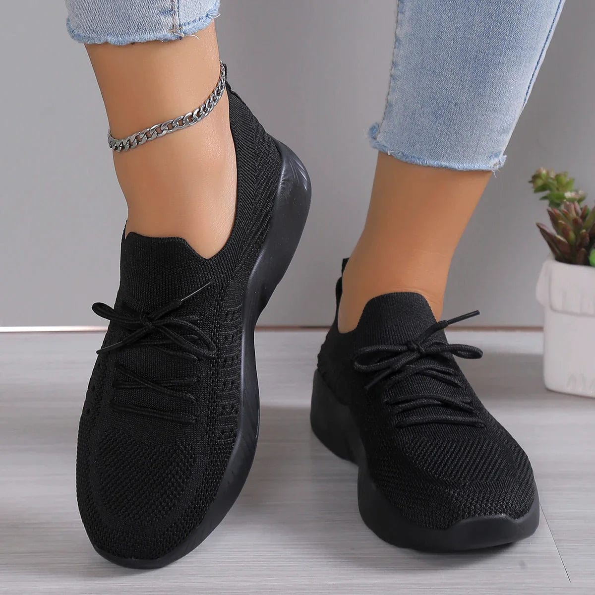 Women's Casual Knit Shoes – Lace Up Low Top Everyday