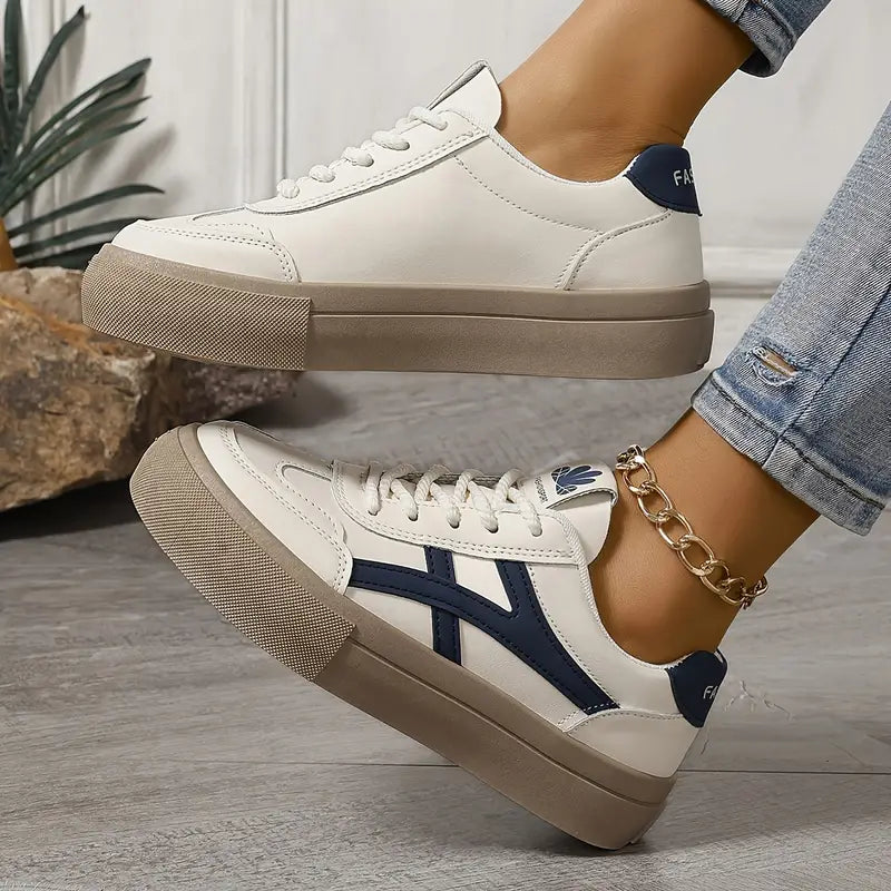 Women's Contrast Stripe Low Top Sneakers – Lace Up Round Toe Casual Shoes
