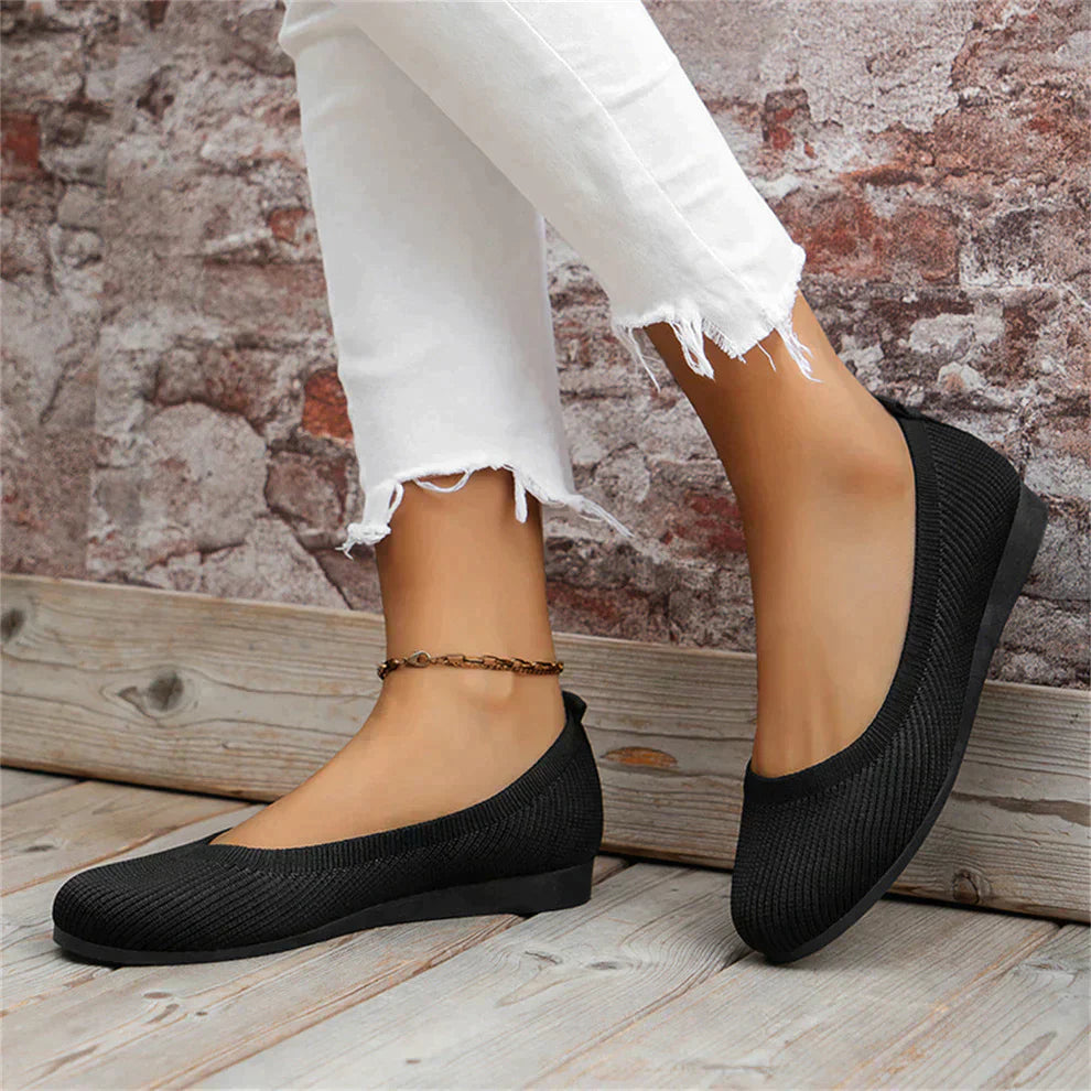 Women's Knit Slip On Walking Shoes – Closed Toe Flat Round Toe Casual