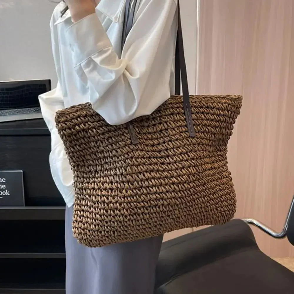Women's Large Woven Straw Tote – Zip Top Flat Strap Summer Beach Holiday