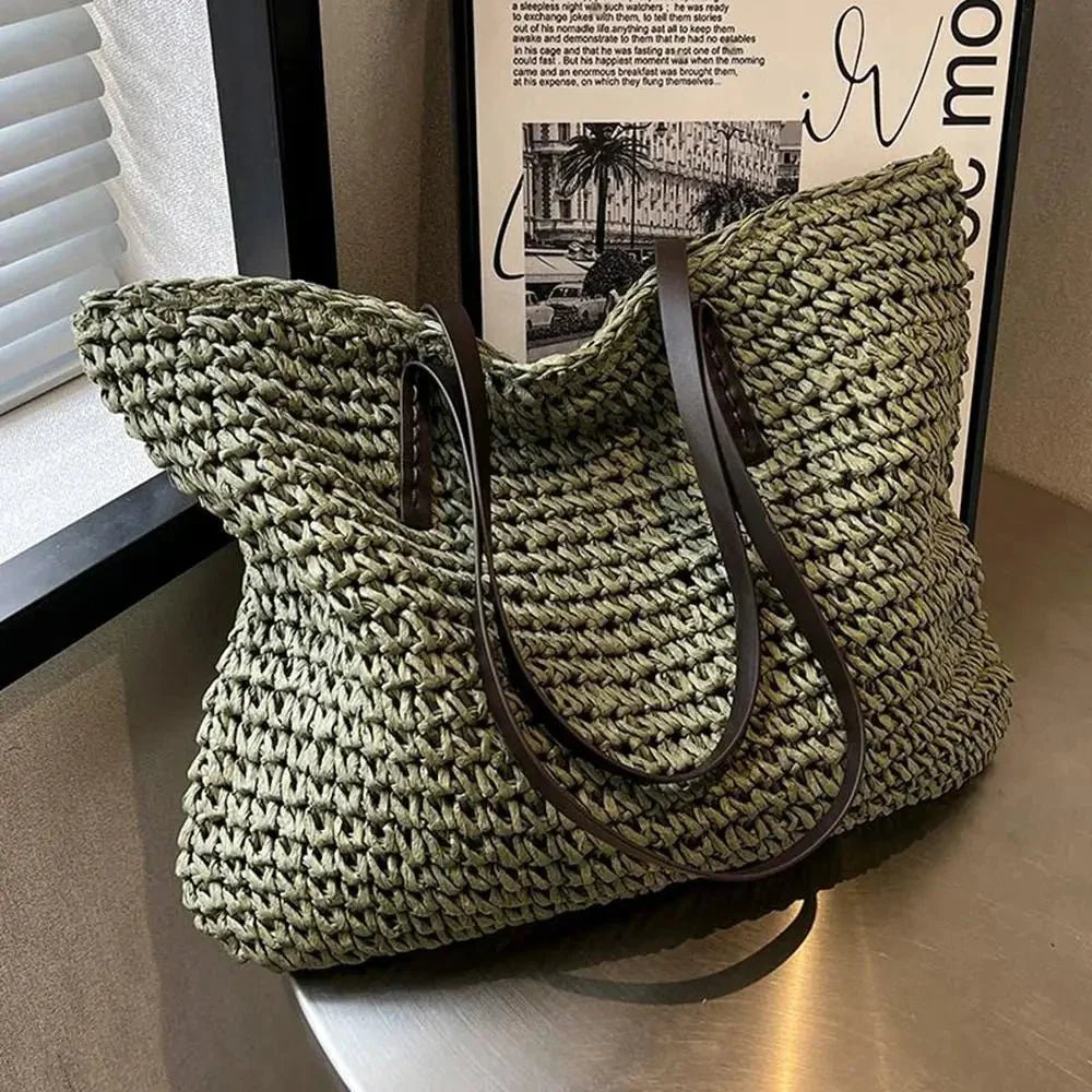 Women's Large Woven Straw Tote – Zip Top Flat Strap Summer Beach Holiday