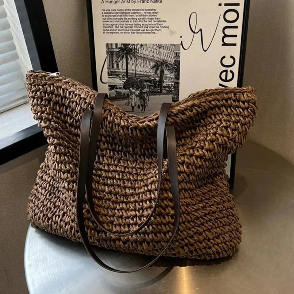 Women's Large Woven Straw Tote – Zip Top Flat Strap Summer Beach Holiday