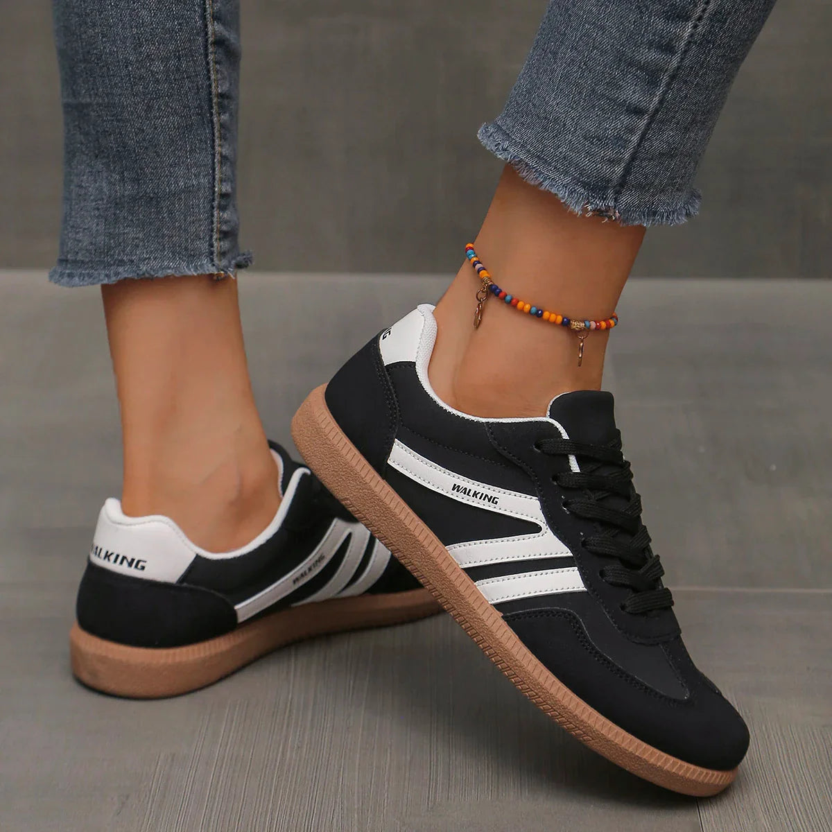 Women's Retro Colorblock Low Top Sneakers – Lace Up Round Toe Street Style