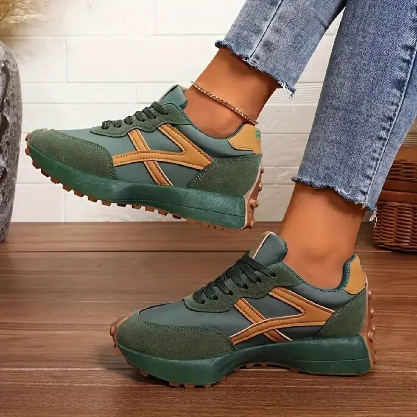 Women's Retro Colorblock Sneakers – Lace Up Chunky Platform Low Top