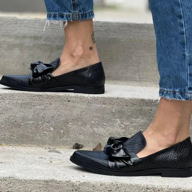 Women's Snakeskin Embossed Loafer – Pointed Toe Bow Slip On Flat Casual