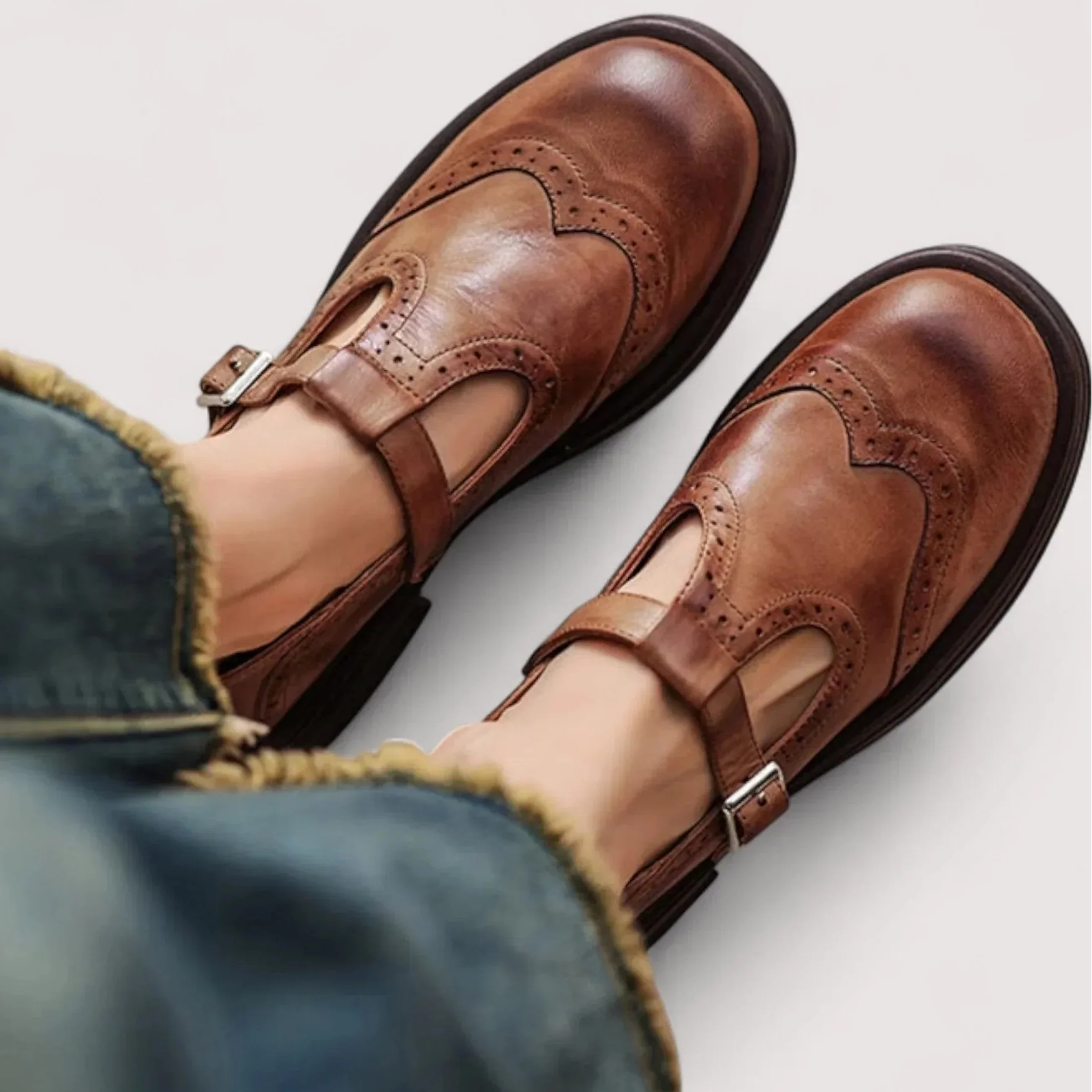 Women's Vintage Brogue Mary Jane Shoes – T-Bar Buckle Strap Closed Toe Retro