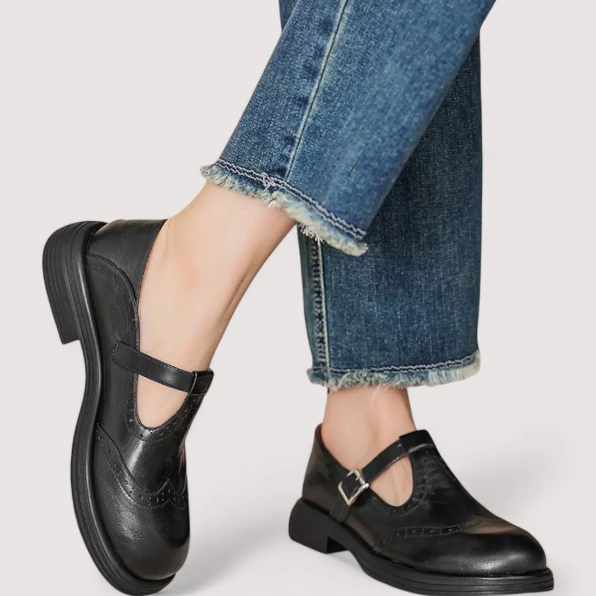 Women's Vintage Brogue Mary Jane Shoes – T-Bar Buckle Strap Closed Toe Retro