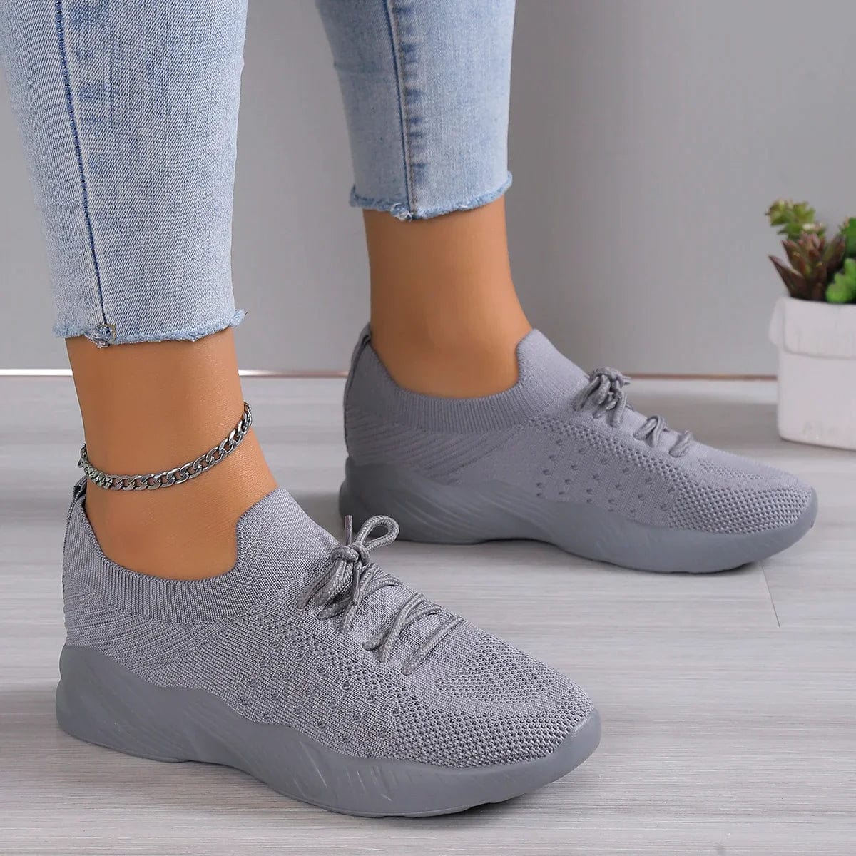 Women's Casual Knit Shoes – Lace Up Low Top Everyday