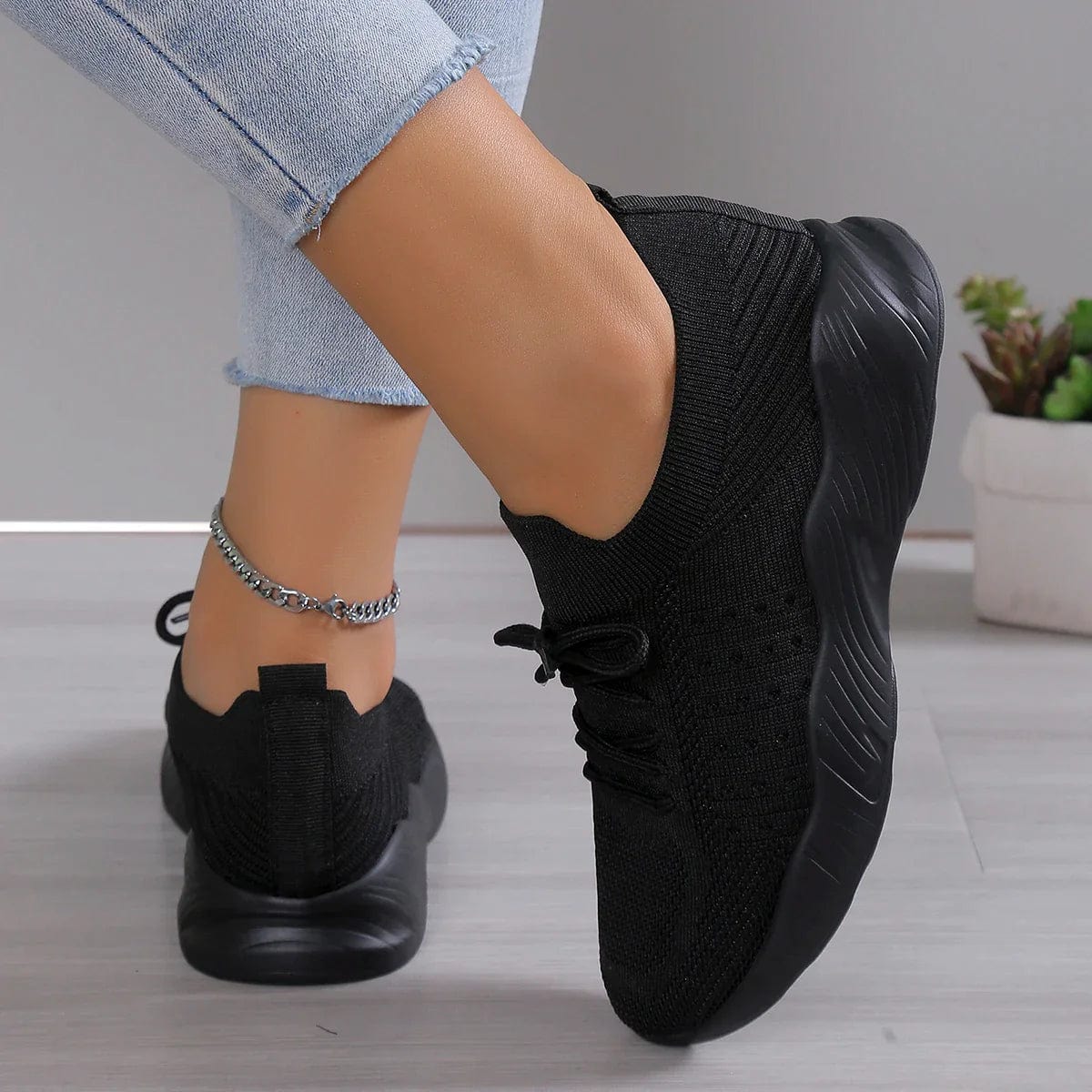 Women's Casual Knit Shoes – Lace Up Low Top Everyday