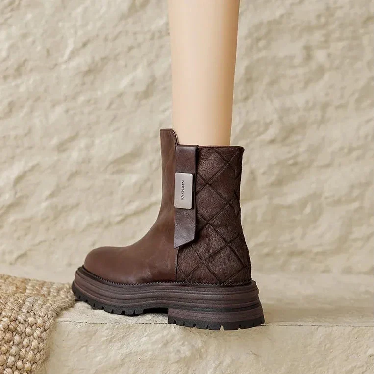 Women's Faux Fur-Lined Chelsea Ankle Boots – Platform Lug Sole Casual Winter
