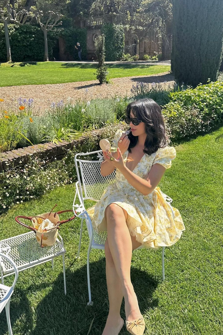 Women's Floral Mini – Puff Sleeve Deep V Open Back Summer Garden Party Dress