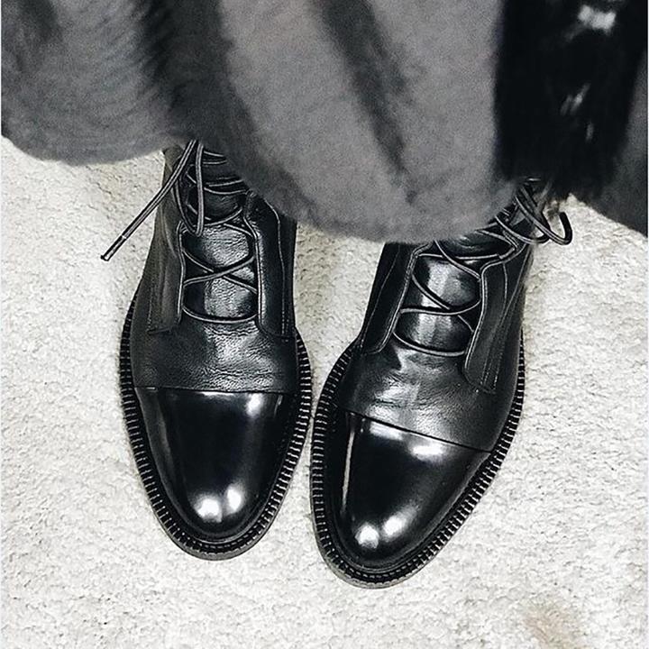 Women's Lace Up Ankle Boots – Cap Toe Flat Sole Two Tone Upper Casual Winter
