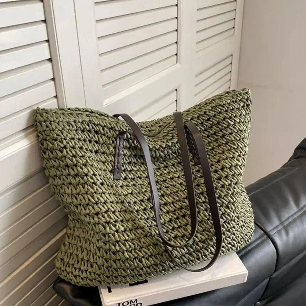 Women's Large Woven Straw Tote – Zip Top Flat Strap Summer Beach Holiday