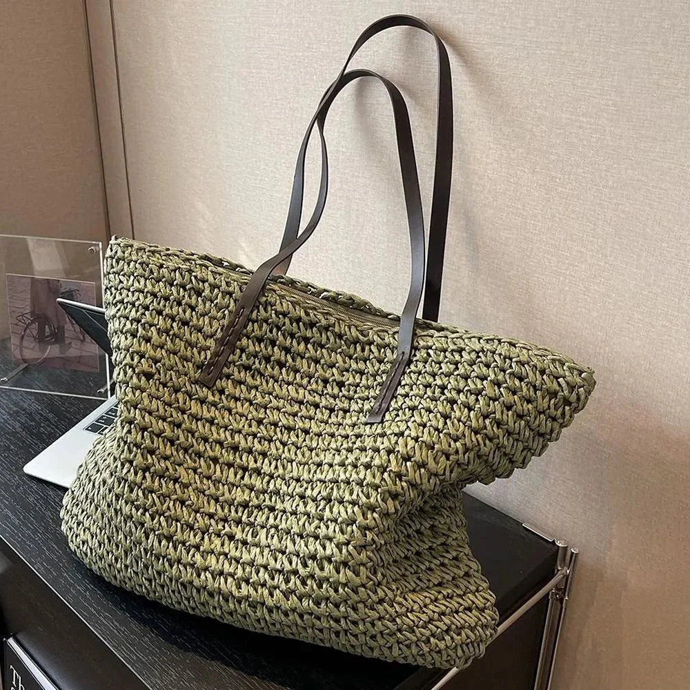 Women's Large Woven Straw Tote – Zip Top Flat Strap Summer Beach Holiday
