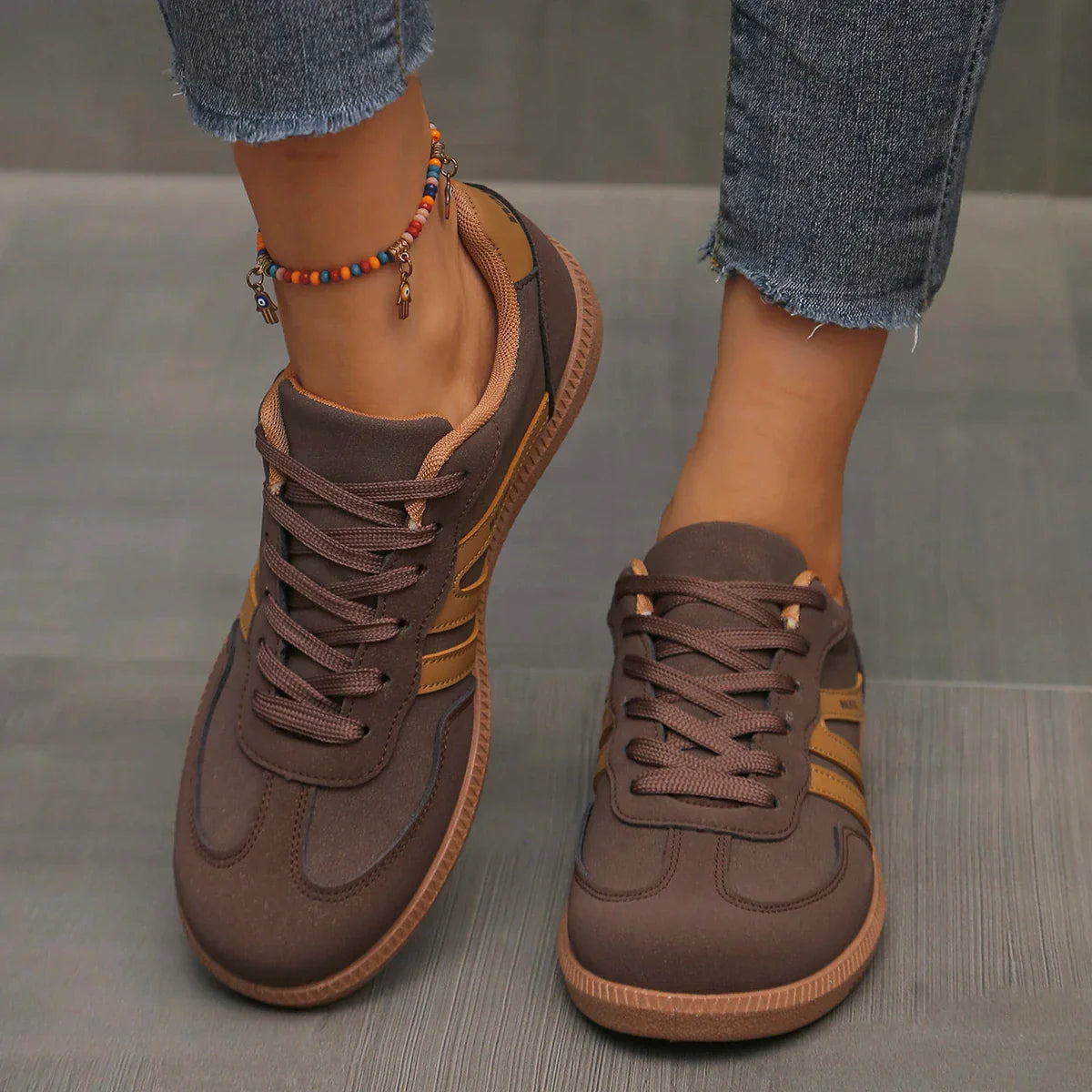 Women's Retro Colorblock Low Top Sneakers – Lace Up Round Toe Street Style