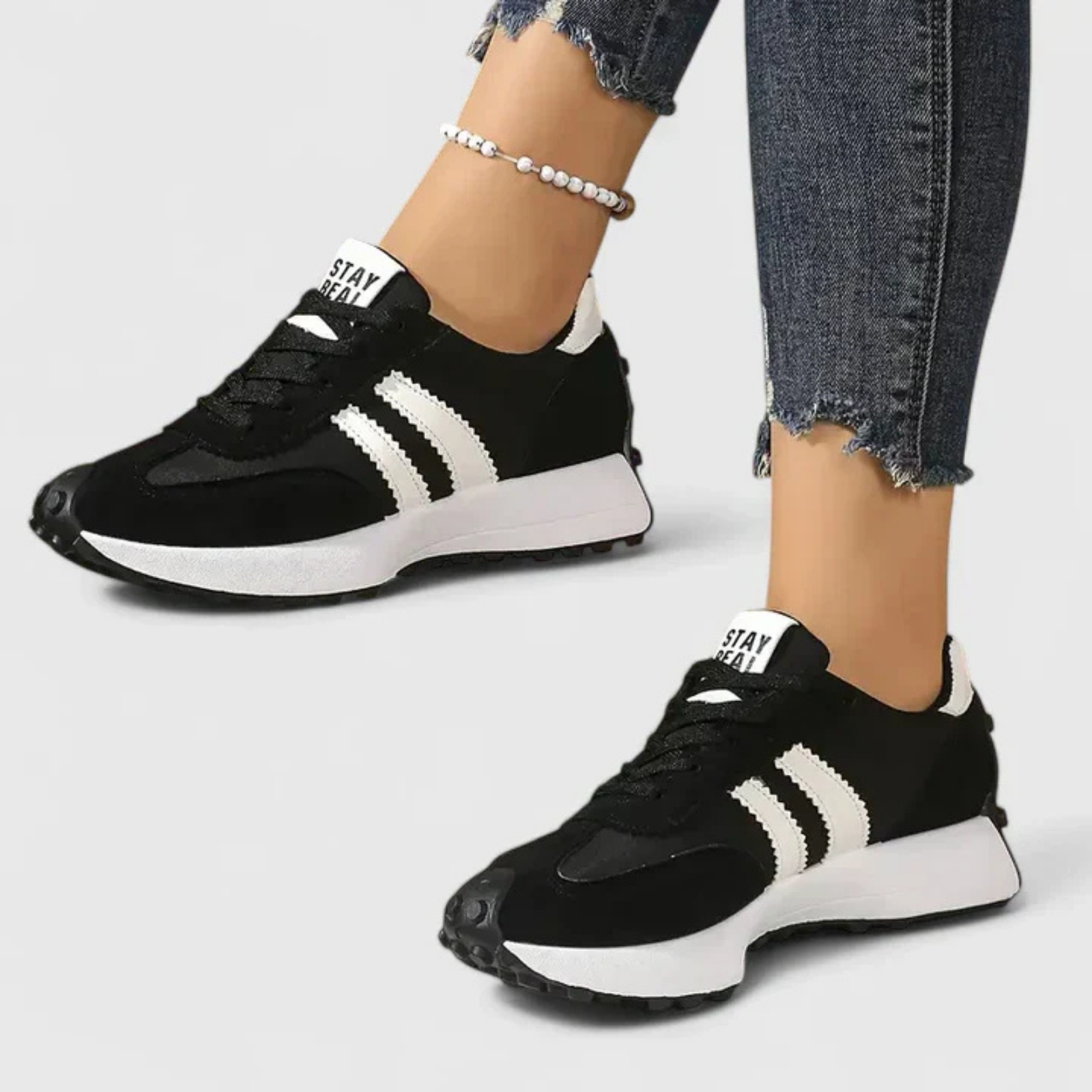 Women's Retro Stripe Running Sneakers – Scallop Panel Lace Up Casual
